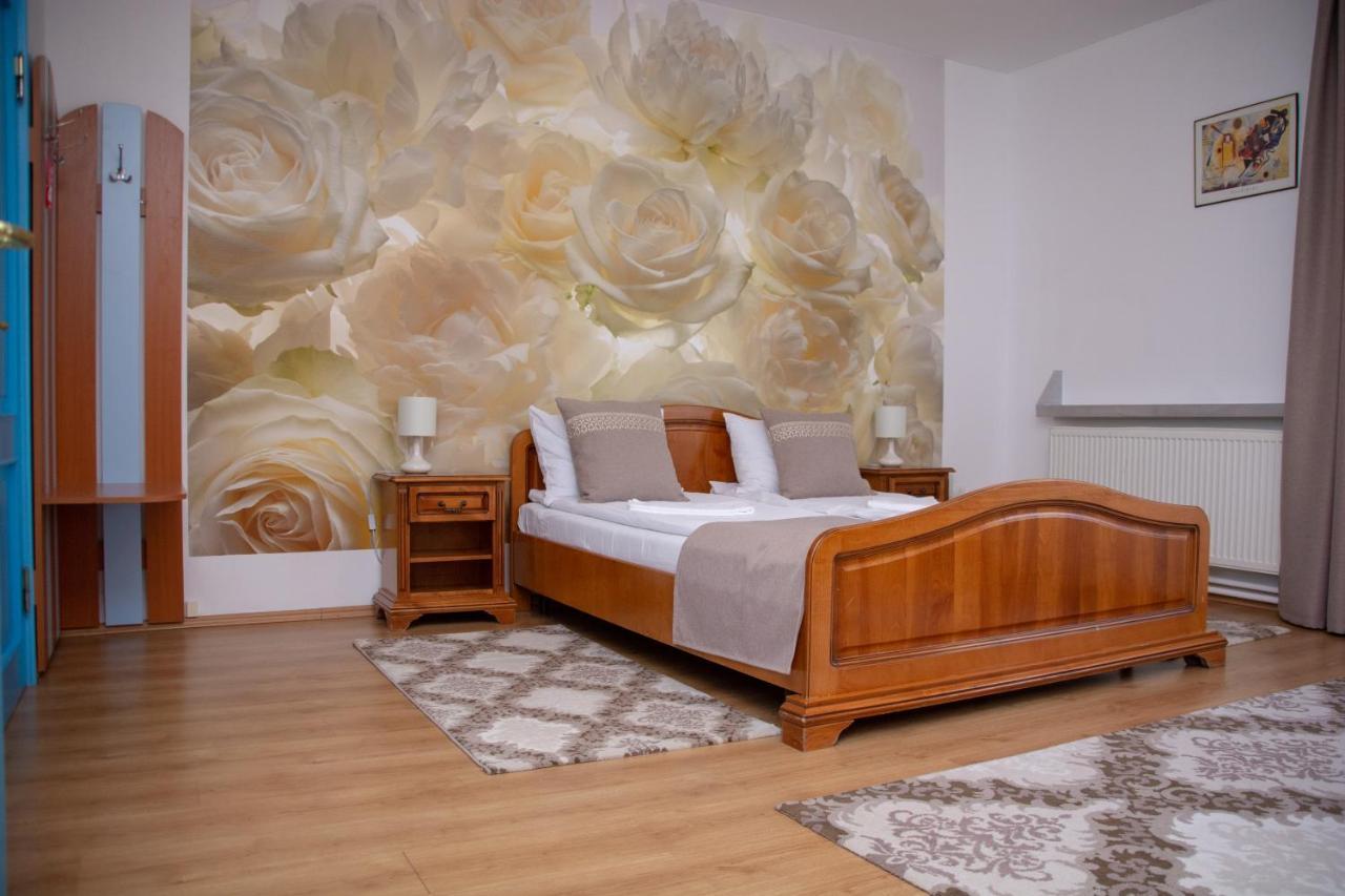 Motel Via Targu Mures Cristesti  ภายนอก รูปภาพ