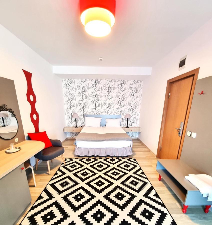 Motel Via Targu Mures Cristesti  ภายนอก รูปภาพ