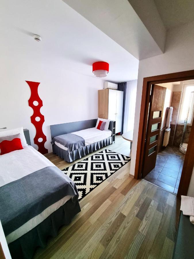 Motel Via Targu Mures Cristesti  ภายนอก รูปภาพ