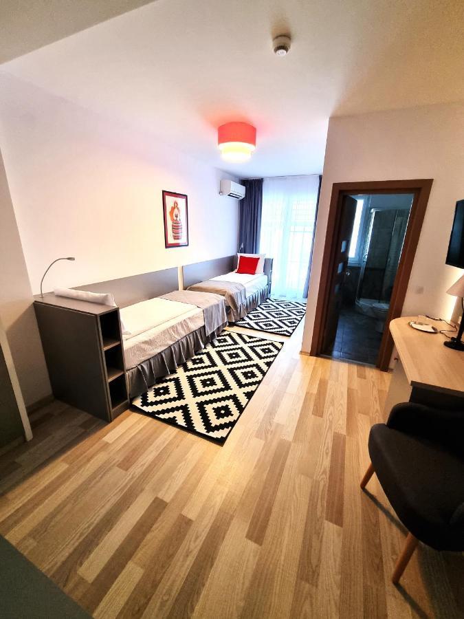Motel Via Targu Mures Cristesti  ภายนอก รูปภาพ