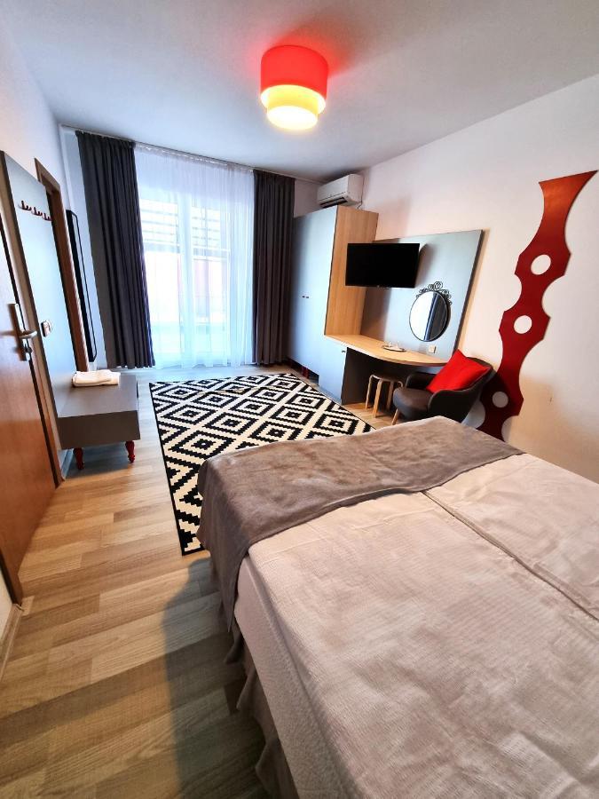 Motel Via Targu Mures Cristesti  ภายนอก รูปภาพ